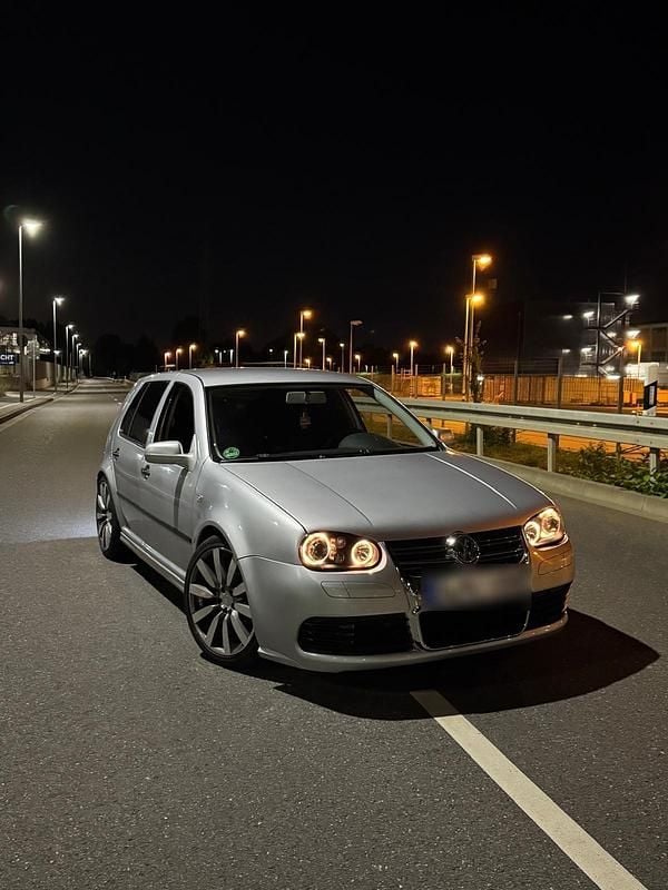 Silber Gebraucht 2003 VW Golf IV Kleinwagen | 1.500 € (Fairer Preis) - Bild 1/4