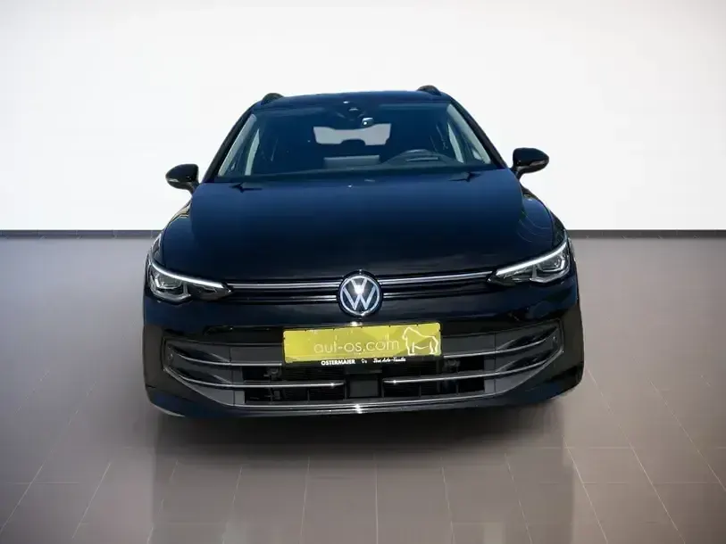 Gebraucht VW Golf VIII Style 150 PS (110 kW) 2025 Grenadillschwarz Kombi