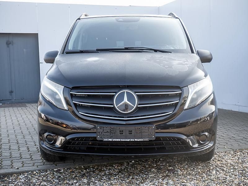 Gebraucht Mercedes Vito 190 PS (139 kW) 2022 Schwarz / obsidianschwarz Van