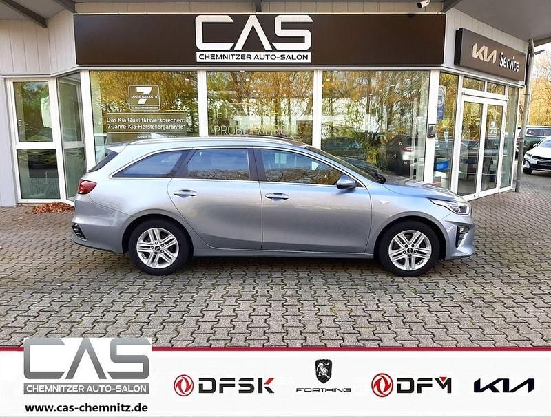 Lunarsilber (metallic) Gebraucht 2020 Kia Ceed Sportswagon Kombi | 15.990 € (Fairer Preis) - Bild 1/4