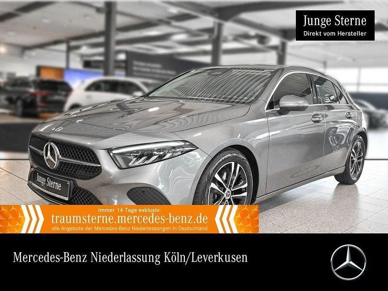 Grau Gebraucht 2024 Mercedes A180 Advanced Limousine | 27.490 € (Guter Preis) - Bild 1/3
