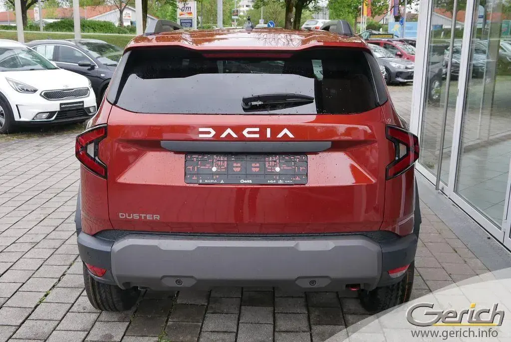 Neu Dacia Duster Journey 131 PS (96 kW) 2025 Braun SUV