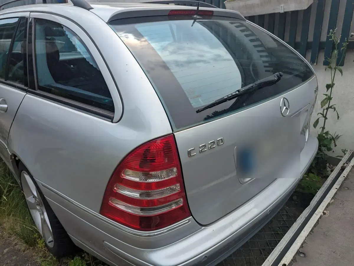 Gebraucht Mercedes 220 204 PS (150 kW) 2007 Silber Kombi