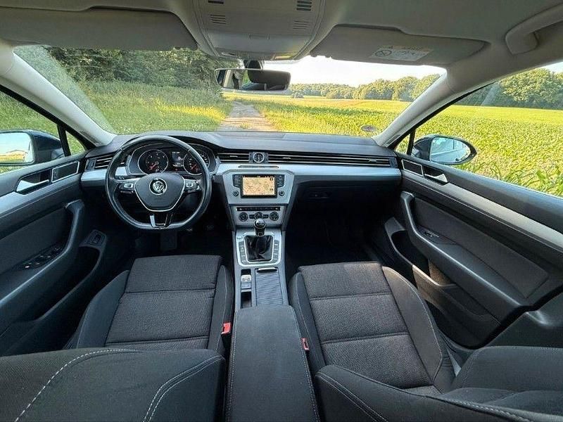 Gebraucht VW Passat 150 PS (110 kW) 2015 Blau Kombi