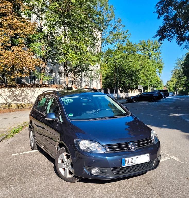 Blau Gebraucht 2010 VW Golf Plus Team Van / Kleinbus | 7.200 € (Guter Preis) - Bild 1/4