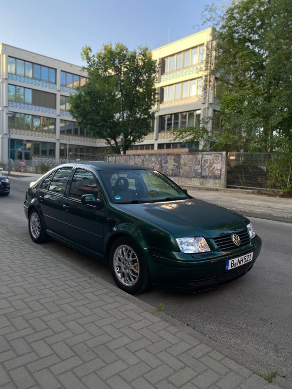 Grün Gebraucht 1999 VW Bora Highline Limousine | 2.500 € (Fairer Preis) - Bild 1/4
