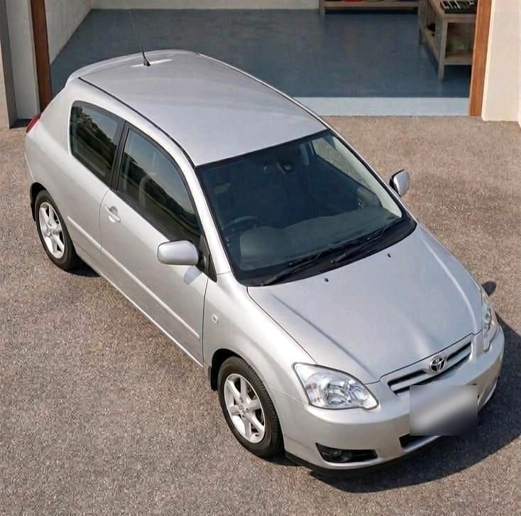 Gebraucht Toyota Corolla 97 PS (71 kW) 2003 Silber Kleinwagen