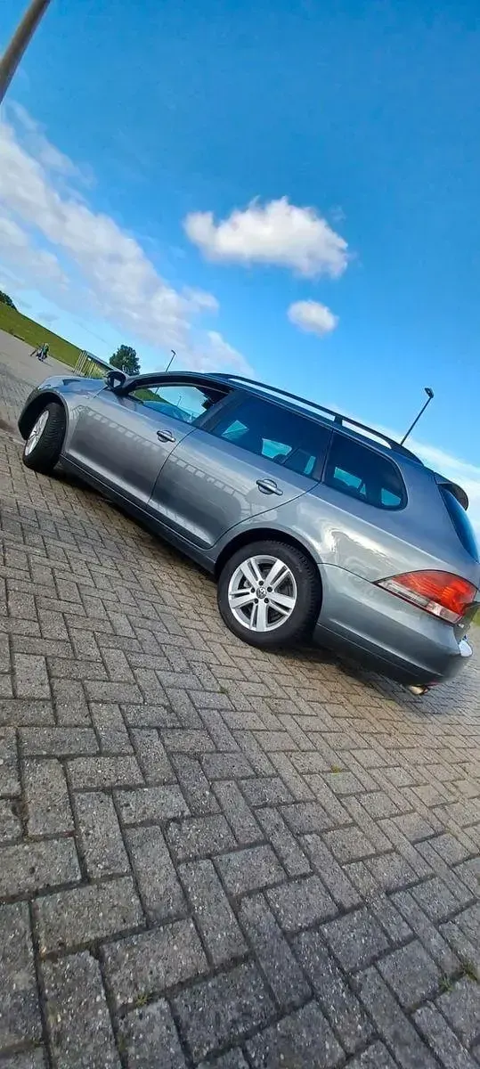 Gebraucht VW Golf VII Match 122 PS (89 kW) 2013 Grau Kombi