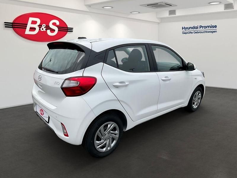Gebraucht Hyundai i10 Select 63 PS (46 kW) 2025 Atlas white Kleinwagen