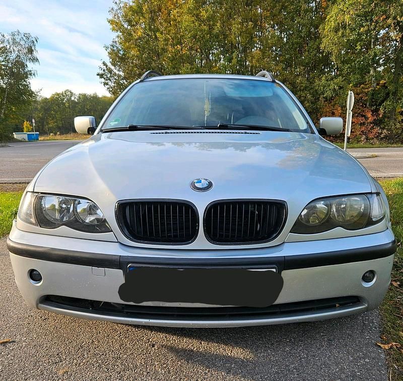 Silber Gebraucht 2002 BMW 320 Kombi | 800 € (Superpreis) - Bild 1/4
