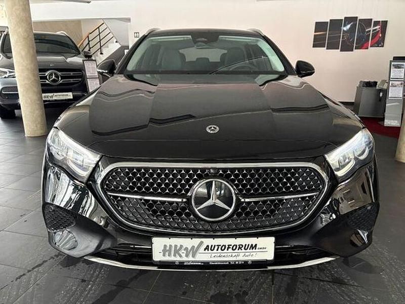 Gebraucht Mercedes E200 204 PS (150 kW) 2024 Schwarz Limousine