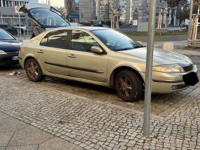 Gebraucht Renault Laguna II 120 PS (88 kW) 2001 Gold Limousine