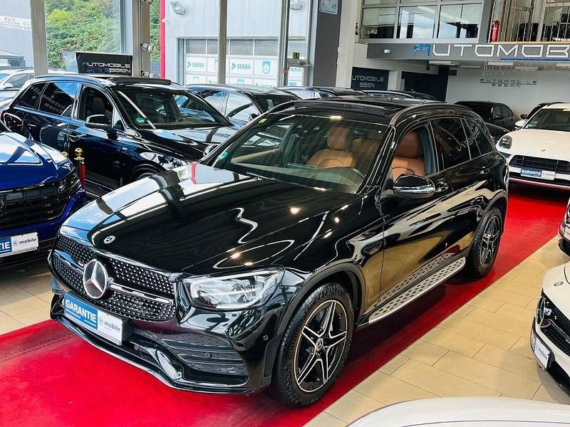 Schwarz Gebraucht 2021 Mercedes GLC220 AMG line SUV | 35.999 € (Teuer) - Bild 1/4