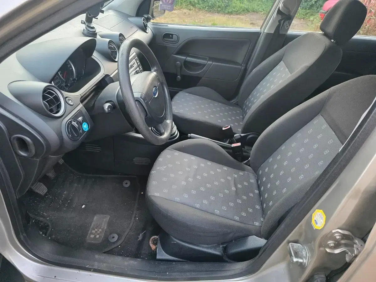 Gebraucht Ford Fiesta 60 PS (44 kW) 2004 Gold Kleinwagen