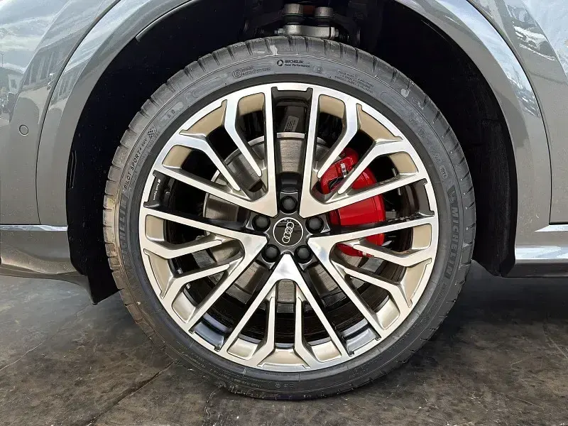 Neu Audi Q5 Ambiente 367 PS (269 kW) 2026 Grau SUV