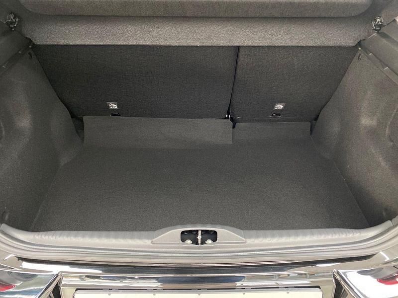 Gebraucht Citroën C3 PureTech 110 PS (80 kW) 2024 Perla nera schwarz metallic Limousine