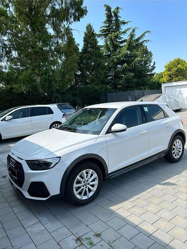 Weiß Gebraucht 2020 Audi A1 Kleinwagen | 16.700 € (Fairer Preis) - Bild 1/4