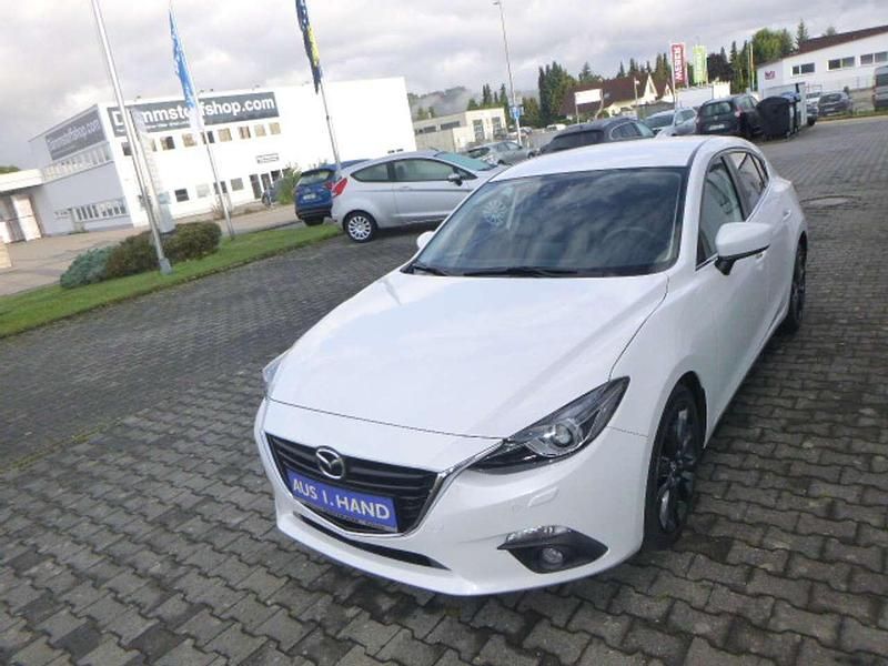 Satinweiß metallic Gebraucht 2016 Mazda 3 Limousine | 14.990 € (Etwas zu teuer) - Bild 1/4