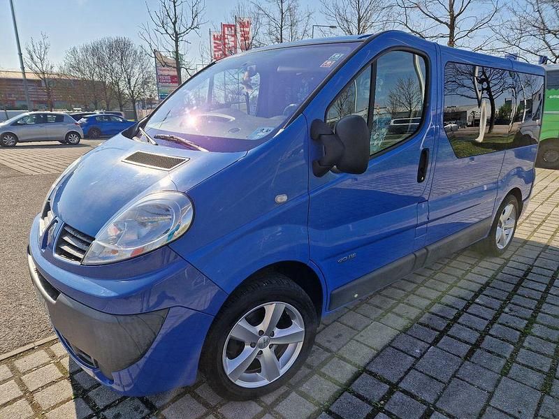 Second-hand Renault Trafic 116 CP (85 kW) 2010 Albastru Monovolum