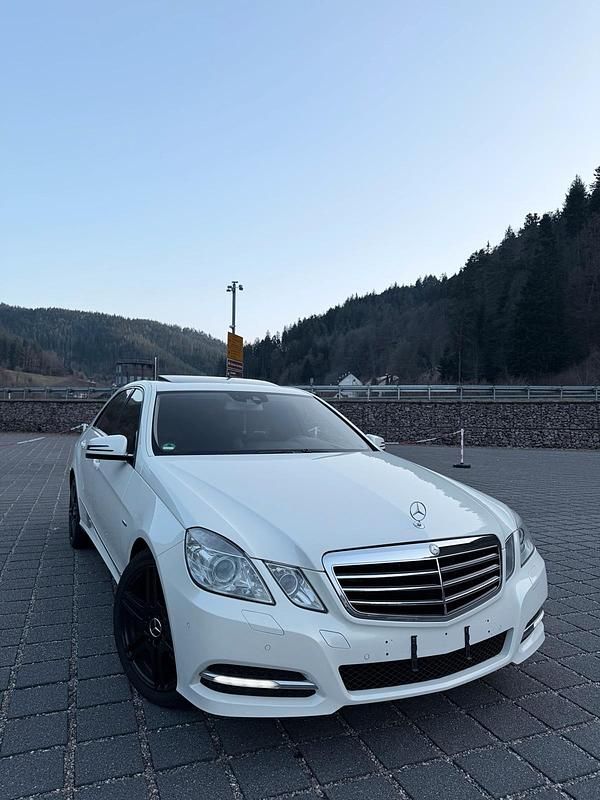 Gebraucht Mercedes E350 265 PS (194 kW) 2011 Weiß Limousine
