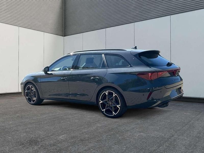 Neu Cupra Leon VZ 333 PS (244 kW) 2025 Blau Kombi