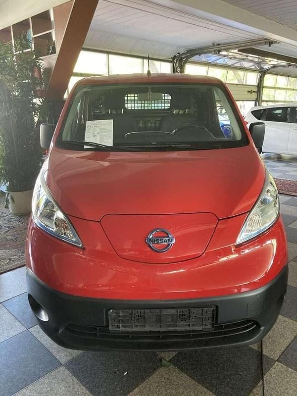 Gebraucht Nissan e-NV200 80 kW (109 PS) 2017 Rot Van / Kleinbus