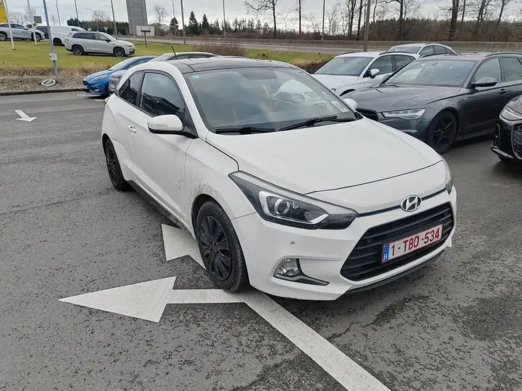 Gebraucht Hyundai i20 90 PS (66 kW) 2017 Limousine