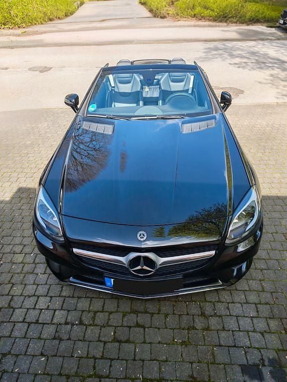 Gebraucht Mercedes SLC180 156 PS (114 kW) 2017 Schwarz Cabrio