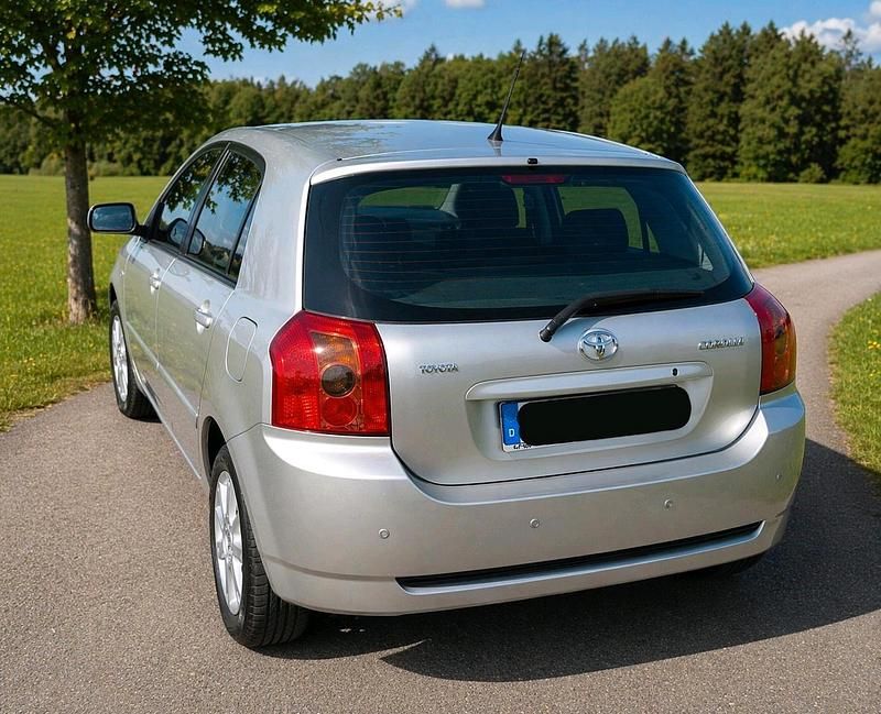 Usado Toyota Corolla 110 HP (80 kW) 2005 Prateado Citadino