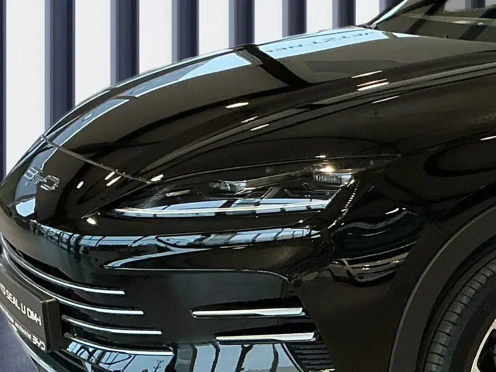 Neu BYD Seal U Boost 218 PS (160 kW) 2026 Schwarz SUV