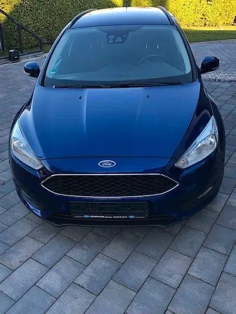 Używany Ford Focus Titanium 125 KM (91 kW) 2015 Niebieski Sedan/Limuzyna