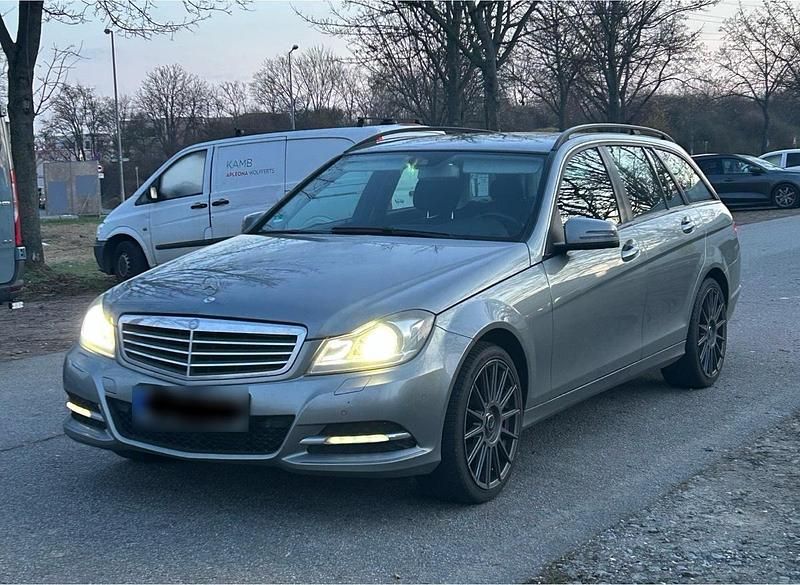 Gebraucht Mercedes C200 136 PS (100 kW) 2013 Grau Kombi