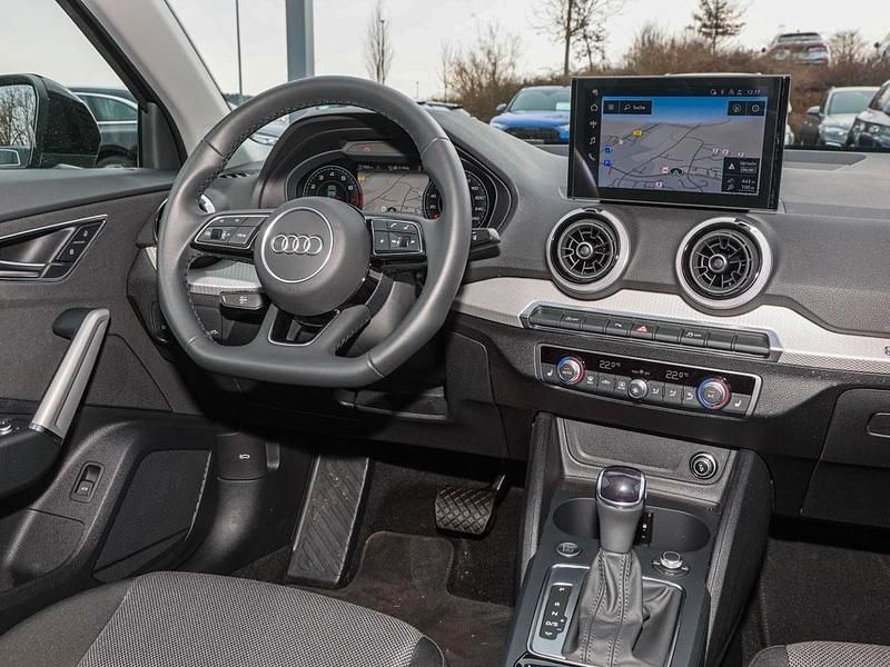 Gebraucht Audi Q2 Advanced Plus 150 PS (110 kW) 2025 Mythosschwarz metallic SUV