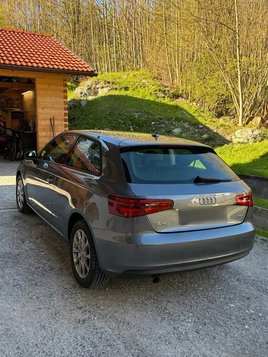 Usata Audi A3 105 CV (77 kW) 2014 Argento Berlina