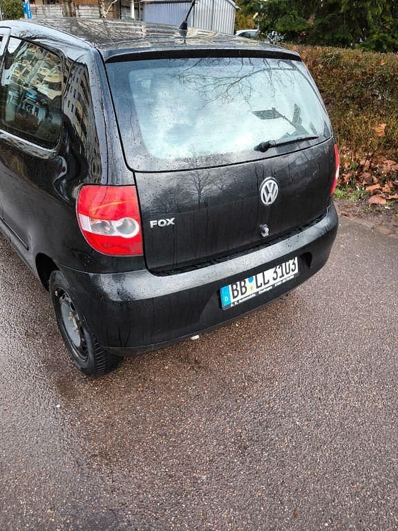 Gebraucht VW Fox Refresh 60 PS (44 kW) 2008 Schwarz Kleinwagen
