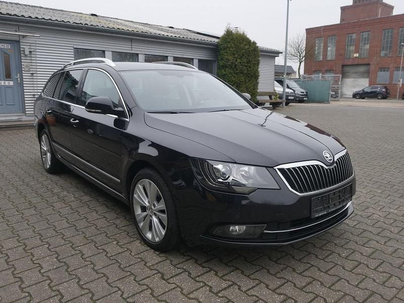 Gebraucht Skoda Superb 170 PS (125 kW) 2014 Schwarz Kombi