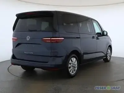 Gebraucht VW Multivan Life 150 PS (110 kW) 2025 Starlight blue metallic Van / Kleinbus