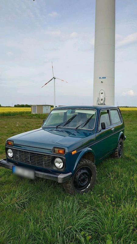 Second-hand Lada niva 85 CP (62 kW) 2006 Verde SUV