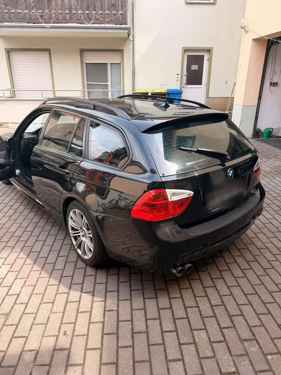 Gebraucht BMW 325 197 PS (144 kW) 2008 Schwarz Kombi