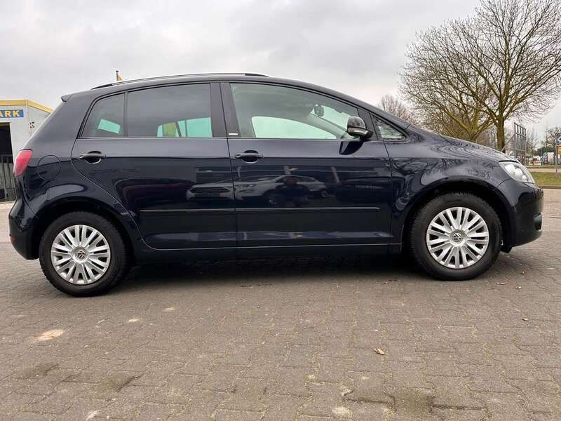Moonlight blue perleffekt Gebraucht 2012 VW Golf Plus Cross Style Van / Kleinbus | 7.999 € (Etwas zu teuer) - Bild 1/4