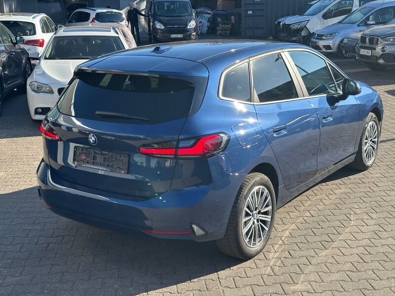 Gebraucht BMW 218 Active Tourer 136 PS (100 kW) 2023 Blau Van / Kleinbus