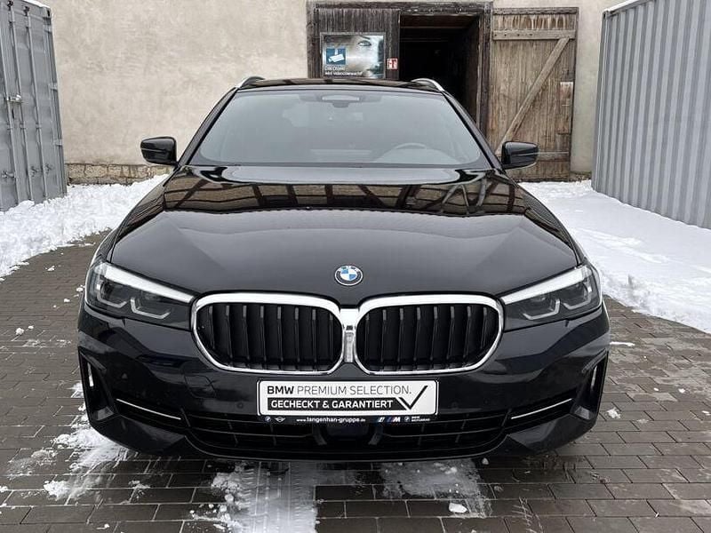 Gebraucht BMW 520 Efficient Dynamics 190 PS (139 kW) 2022 Schwarz