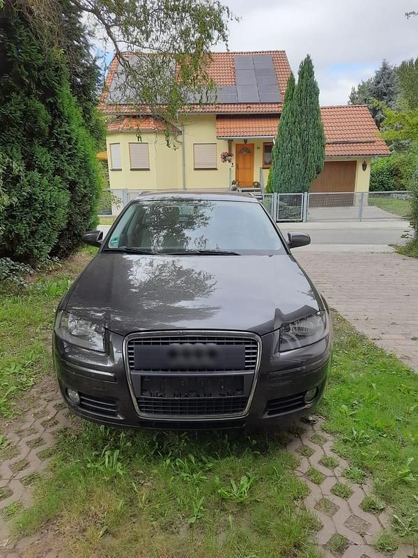 Grau Gebraucht 2006 Audi A3 Limousine | 2.500 € (Superpreis) - Bild 1/4