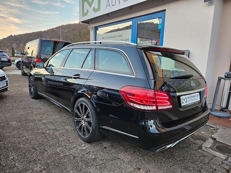 Schwarz Gebraucht 2014 Mercedes E250 Kombi | 16.990 € (Fairer Preis) - Bild 1/4