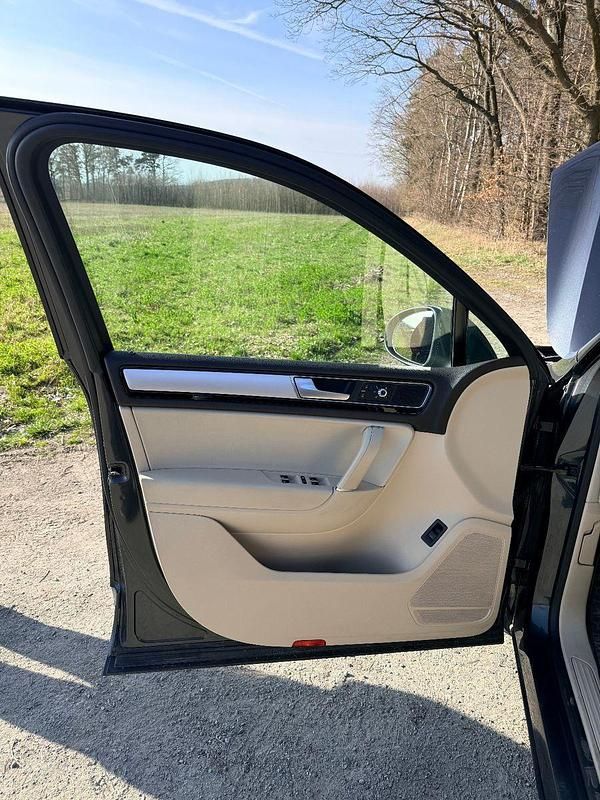 Gebraucht VW Touareg 204 PS (150 kW) 2015 Grau SUV