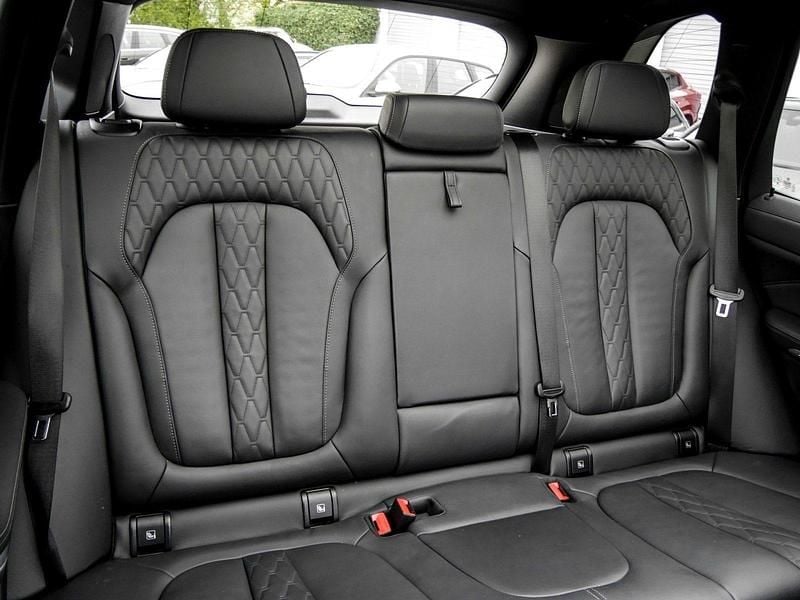 Gebraucht BMW X5 M Sport 530 PS (389 kW) 2023 Schwarz SUV