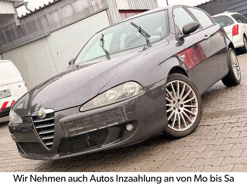 Grau Gebraucht 2006 Alfa Romeo 147 Progression Kleinwagen | 3.399 € (Fairer Preis) - Bild 1/4
