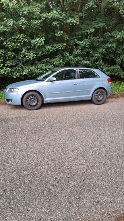 Blau Gebraucht 2008 Audi A3 Ambiente Limousine | 2.150 € (Superpreis) - Bild 1/4