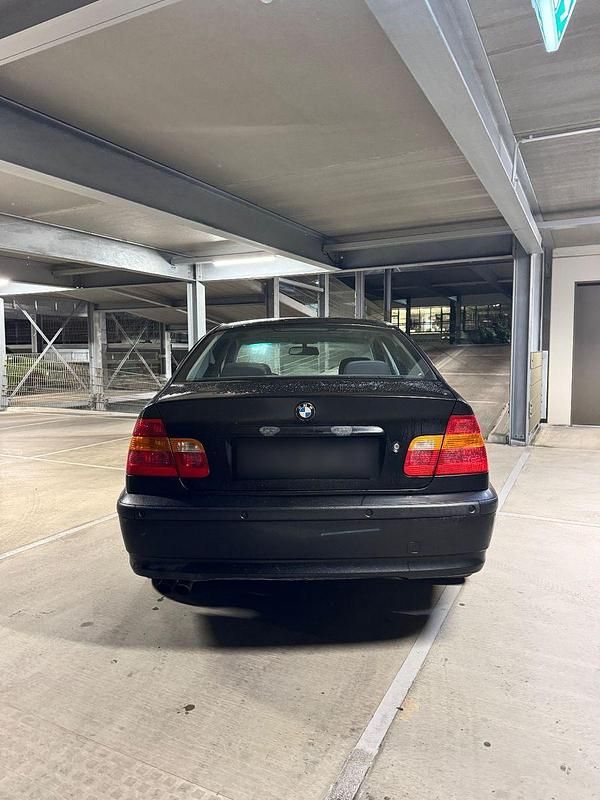 Gebraucht BMW 320 Sport Line 170 PS (125 kW) 2003 Schwarz Limousine