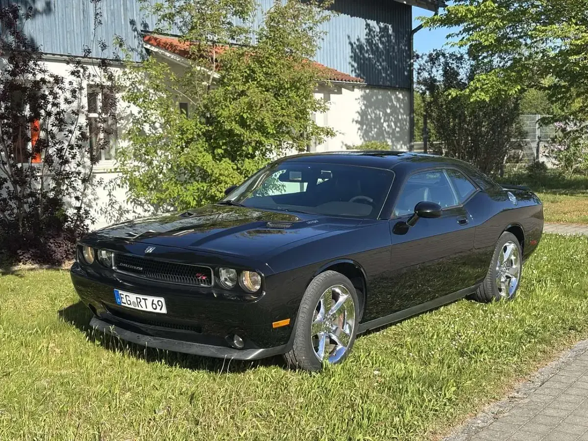 Używany Dodge Challenger 377 KM (277 kW) 2010 Czarny Coupe